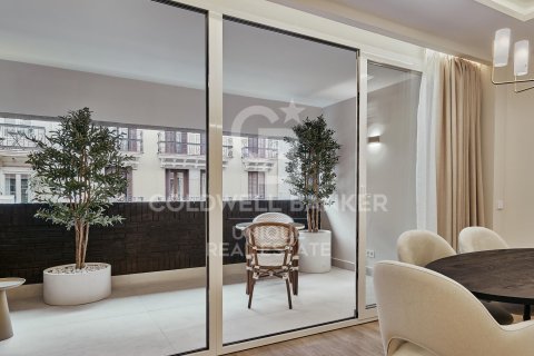 Apartamento en venta en Madrid, España 3 dormitorios, 150 m2 No. 157140 - foto 6
