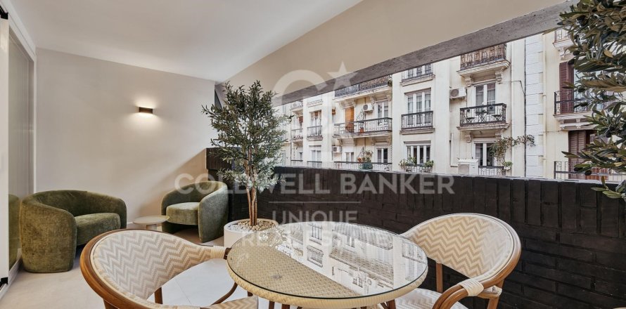 Apartment à Madrid, Espagne 3 chambres, 150 m2 No. 157140