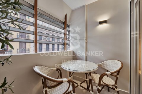 Apartamento en venta en Madrid, España 3 dormitorios, 150 m2 No. 157140 - foto 4