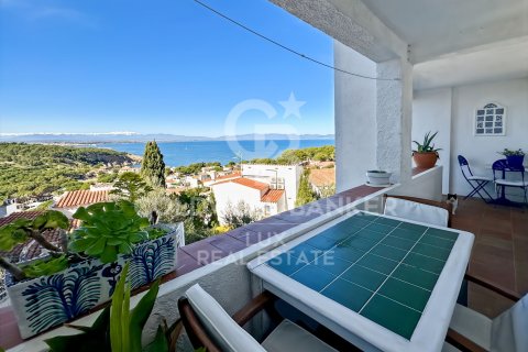 Сasa en venta en L'Escala, Gerona, España 2 dormitorios, 136 m2 No. 157141 - foto 2
