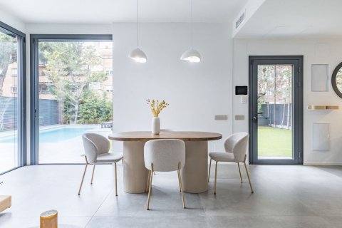 Kaupunkipientalo myytävänä Gava, Barcelona, Espanja, 3 makuuhuonetta, 231 m2 No. 160754 - kuva 13