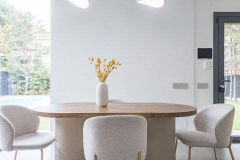 Kaupunkipientalo myytävänä Gava, Barcelona, Espanja, 3 makuuhuonetta, 231 m2 No. 160754 - kuva 12