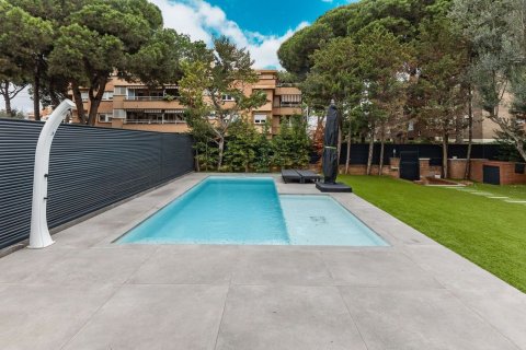 Kaupunkipientalo myytävänä Gava, Barcelona, Espanja, 3 makuuhuonetta, 231 m2 No. 160754 - kuva 22