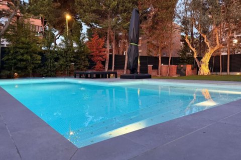 Kaupunkipientalo myytävänä Gava, Barcelona, Espanja, 3 makuuhuonetta, 231 m2 No. 160754 - kuva 21