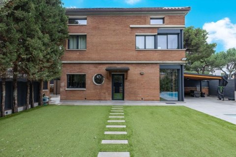 Kaupunkipientalo myytävänä Gava, Barcelona, Espanja, 3 makuuhuonetta, 231 m2 No. 160754 - kuva 24
