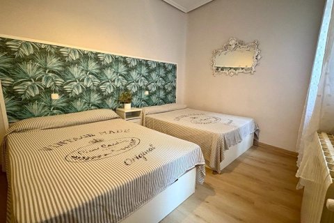 Продажа квартиры в Мадрид, Испания 2 спальни, 62м2 №165931 - фото 12