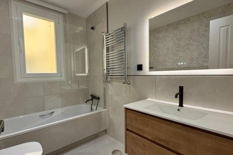 Huoneisto myytävänä Madrid, Espanja, 2 makuuhuonetta, 111 m2 No. 165934 - kuva 23