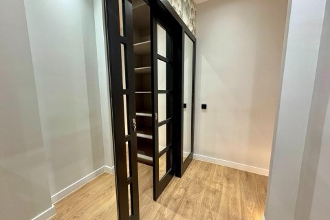 Huoneisto myytävänä Madrid, Espanja, 2 makuuhuonetta, 111 m2 No. 165934 - kuva 20
