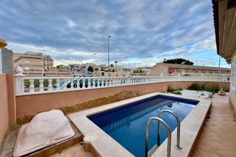 Wohnung zum Verkauf in Torrevieja, Alicante, Spanien 3 Schlafzimmer, 101 m2 Nr. 165929 - Foto 2