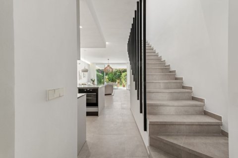 Townhouse for sale Nueva Andalucia, Malaga, Spain 3 bedrooms, 143 sq.m. No. 138169 - photo 8