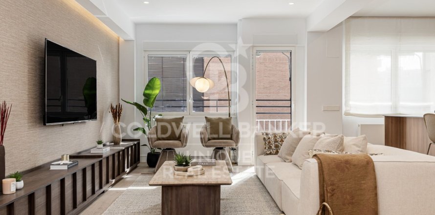 Apartment à Madrid, Espagne 4 chambres, 185 m2 No. 178692