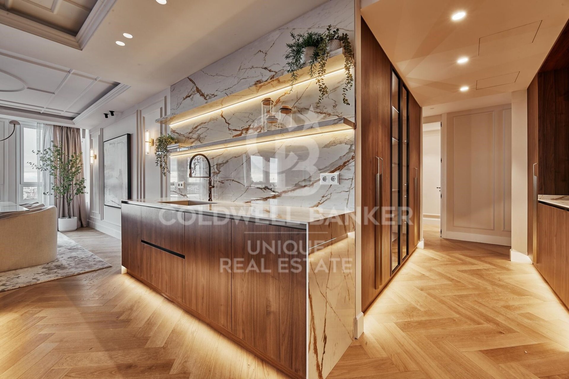 Apartamento en Madrid, España 5 dormitorios, 339 m2 No. 178695