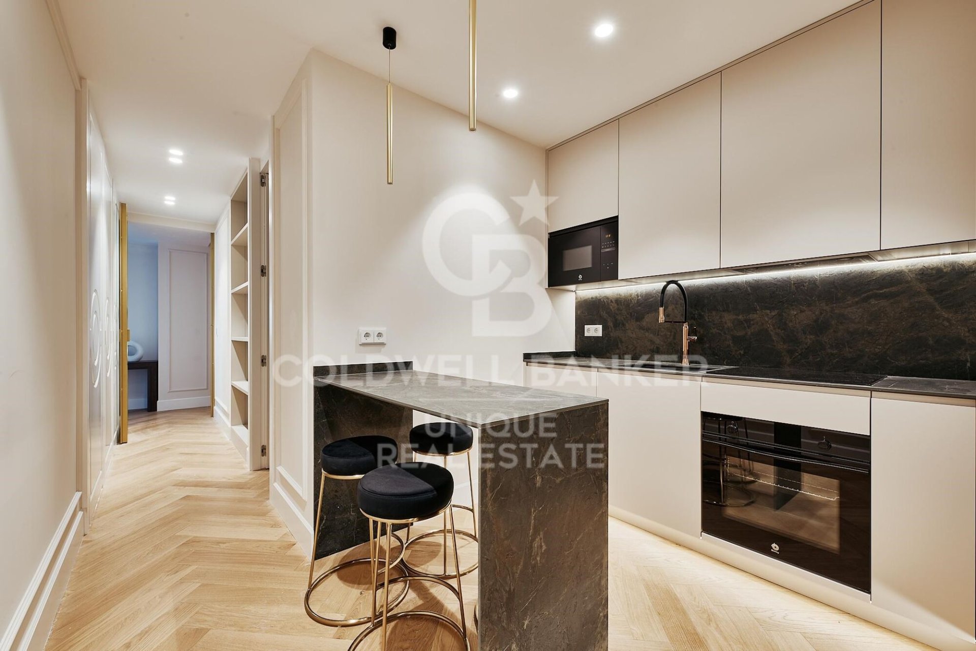 Apartamento en Madrid, España 5 dormitorios, 339 m2 No. 178695