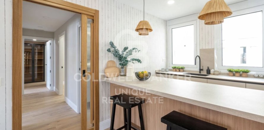 Apartment à Madrid, Espagne 3 chambres, 145 m2 No. 178693