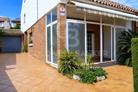 House à vendre à Vilassar de Dalt, Barcelona, Espagne, 4 chambres, 189 m2 No. 178690 - photo 4