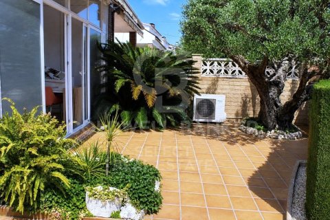 House à vendre à Vilassar de Dalt, Barcelona, Espagne, 4 chambres, 189 m2 No. 178690 - photo 2