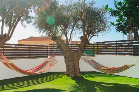 Radhus till salu i Torrevieja, Alicante, Spanien 2 sovrum, 81 kvm. Nr. 155056 - foto 7