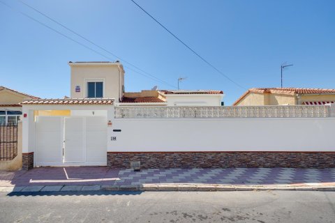 Villa à vendre à La Marina, Alicante, Espagne, 3 chambres, 121 m2 No. 189739 - photo 2