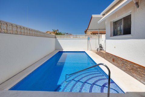 Villa à vendre à La Marina, Alicante, Espagne, 3 chambres, 121 m2 No. 189739 - photo 11