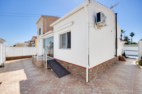 Villa à vendre à La Marina, Alicante, Espagne, 3 chambres, 121 m2 No. 189739 - photo 5