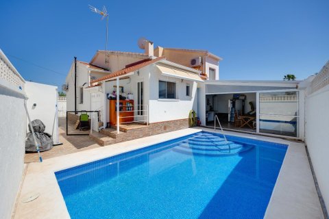 Villa à La Marina, Alicante, Espagne 3 chambres, 121 m2 No. 189739
