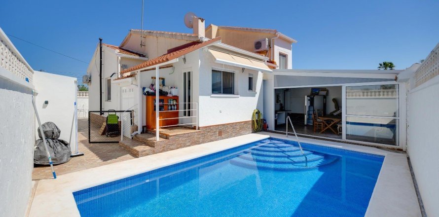 Villa à La Marina, Alicante, Espagne 3 chambres, 121 m2 No. 189739