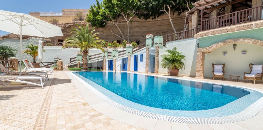 Villa San Eugenio, Tenerife, Spanien 8 sovrum, 525 kvm. Nr. 109821