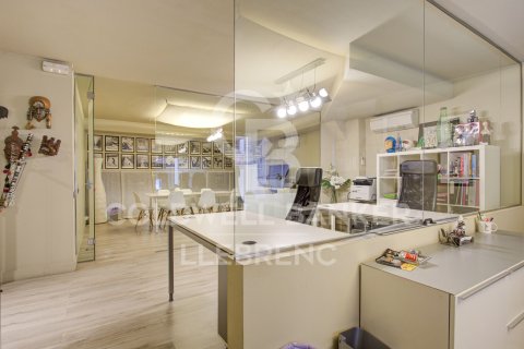 Dvīņu māja pārdošanā Barcelona, Spānijā 354 m2 Nr. 160417 - attēls 2