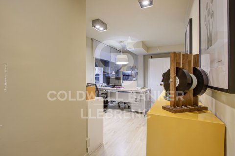 Dvīņu māja pārdošanā Barcelona, Spānijā 354 m2 Nr. 160417 - attēls 10