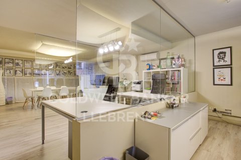 Dvīņu māja pārdošanā Barcelona, Spānijā 354 m2 Nr. 160417 - attēls 4