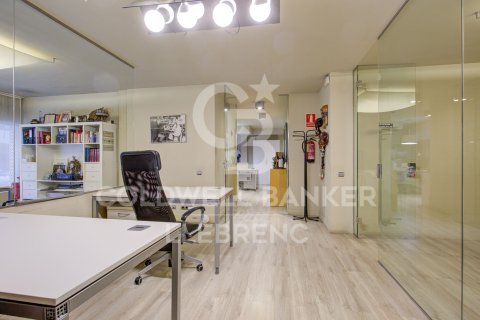 Dvīņu māja pārdošanā Barcelona, Spānijā 354 m2 Nr. 160417 - attēls 9