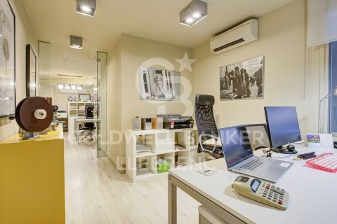 Dvīņu māja pārdošanā Barcelona, Spānijā 354 m2 Nr. 160417 - attēls 13