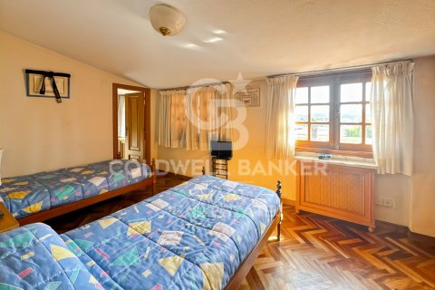 House à vendre à Oleiros, A Coruna, Espagne, 7 chambres, 400 m2 No. 160415 - photo 27