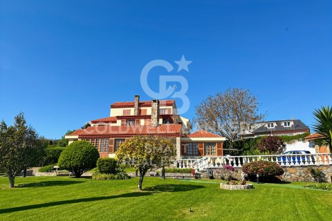 House à vendre à Oleiros, A Coruna, Espagne, 7 chambres, 400 m2 No. 160415 - photo 3