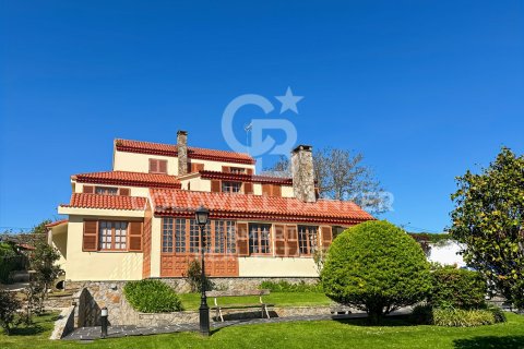Hus i Oleiros, A Coruna, Spanien 7 sovrum, 400 kvm. Nr. 160415