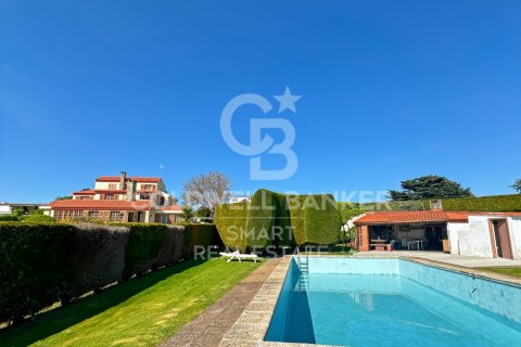 House à vendre à Oleiros, A Coruna, Espagne, 7 chambres, 400 m2 No. 160415 - photo 16