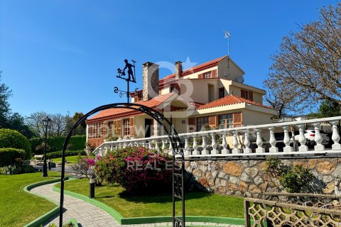 House à vendre à Oleiros, A Coruna, Espagne, 7 chambres, 400 m2 No. 160415 - photo 9