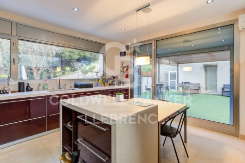 House zum Verkauf in Barcelona, Spanien 7 Schlafzimmer, 570 m2 Nr. 160416 - Foto 13