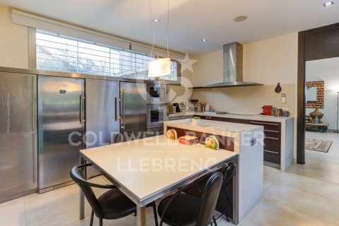 House zum Verkauf in Barcelona, Spanien 7 Schlafzimmer, 570 m2 Nr. 160416 - Foto 12