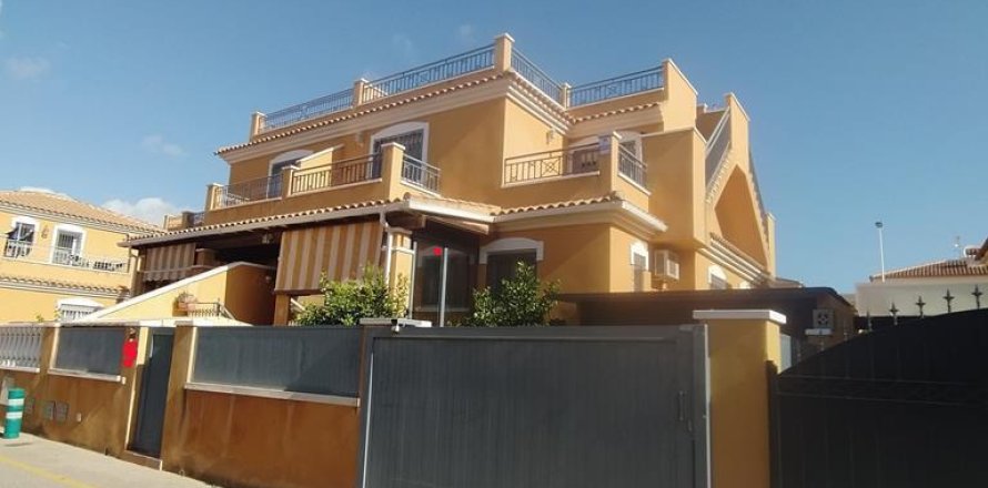 Casa adosada Torrevieja, Alicante, España 3 dormitorios, 82 m2 No. 137812