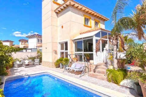 Villa in Alicante, Spanien 4 Schlafzimmer, 103 m2 Nr. 137811