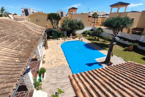 House for sale in Alicante, Spain 209 sq.m. No. 165817 - photo 14