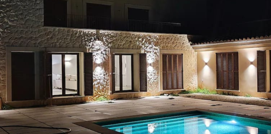 Finca a Algaida, Mallorca, Spagna 4 camere da letto, 465 mq. N° 166611