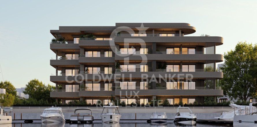 Apartment à Roses, Girona, Espagne 2 chambres, 79 m2 No. 156965