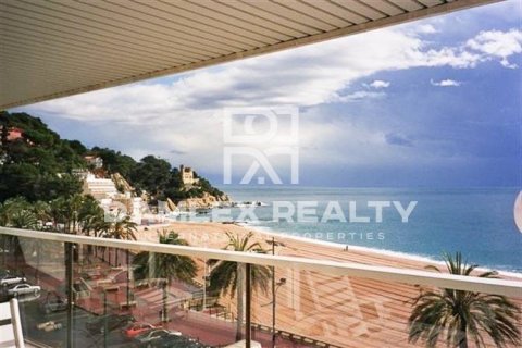 Huoneisto myytävänä Lloret de Mar, Girona, Espanja, 4 makuuhuonetta, 185 m2 No. 177030 - kuva 13