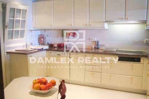 Huoneisto myytävänä Lloret de Mar, Girona, Espanja, 4 makuuhuonetta, 185 m2 No. 177030 - kuva 4