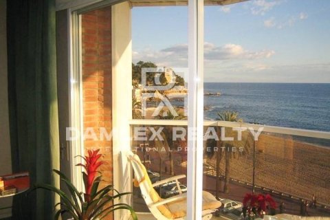 Huoneisto myytävänä Lloret de Mar, Girona, Espanja, 4 makuuhuonetta, 185 m2 No. 177030 - kuva 6