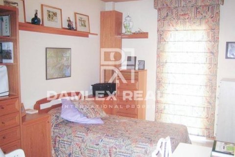 Huoneisto myytävänä Lloret de Mar, Girona, Espanja, 4 makuuhuonetta, 185 m2 No. 177030 - kuva 11