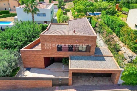 Villa à vendre à Sant Feliu de Guixols, Girona, Espagne, 4 chambres, 236 m2 No. 177027 - photo 2