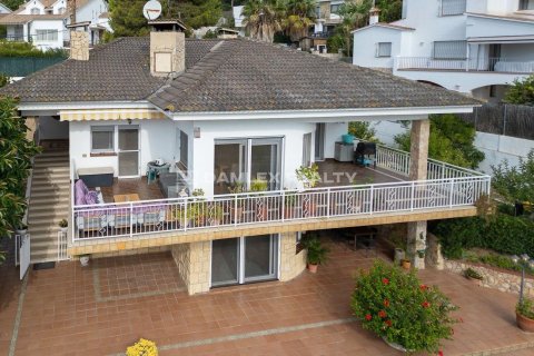Villa for sale in Lloret de Mar, Girona, Spain 6 bedrooms, 423 sq.m. No. 177032 - photo 8